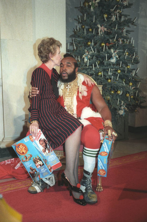 596px-NancyReaganMrTChristmas1983.jpg