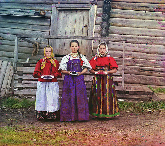 Color photograph of Russian peasant girls